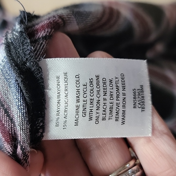 Treasure & Bond Size XS Black, Blue, White & Burgundy Plaid "Boyfriend" Flannel - Picture 12 of 12